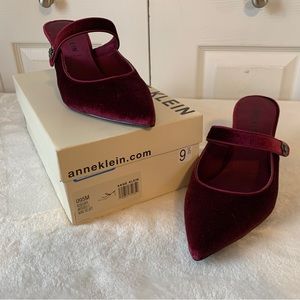 Anne Klein Wine Velvet Mules size 9.5 New In Box
